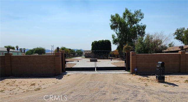 Detail Gallery Image 1 of 50 For 690 Riviera Dr, Blythe,  CA 92225 - 5 Beds | 4 Baths