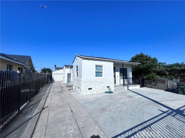 Detail Gallery Image 2 of 2 For 1241 89th St, Los Angeles,  CA 90044 - 3 Beds | 1 Baths