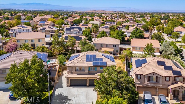 40225 Watford Way, Palmdale CA: https://media.crmls.org/medias/80da17d9-9e0c-4e59-9670-0ba359f993b5.jpg