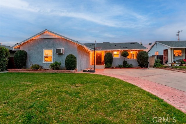 Detail Gallery Image 4 of 50 For 17242 Horace St, Granada Hills,  CA 91344 - 4 Beds | 4 Baths