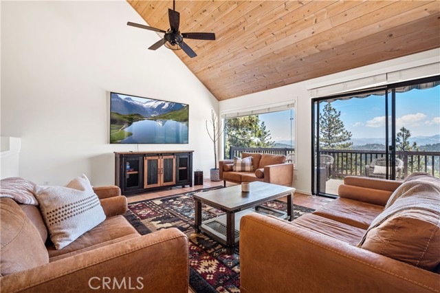 Detail Gallery Image 1 of 47 For 26150 Walnut Hills Dr, Lake Arrowhead,  CA 92352 - 5 Beds | 4/1 Baths