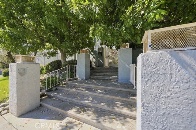 15106 Nordhoff photo 2