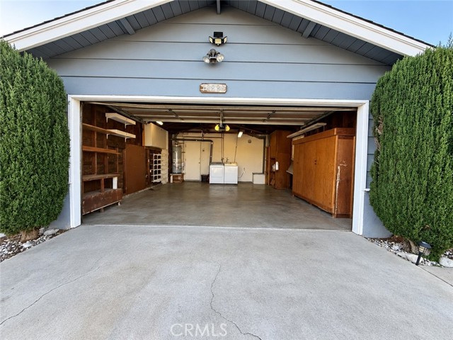 10883 Vinedale photo 25