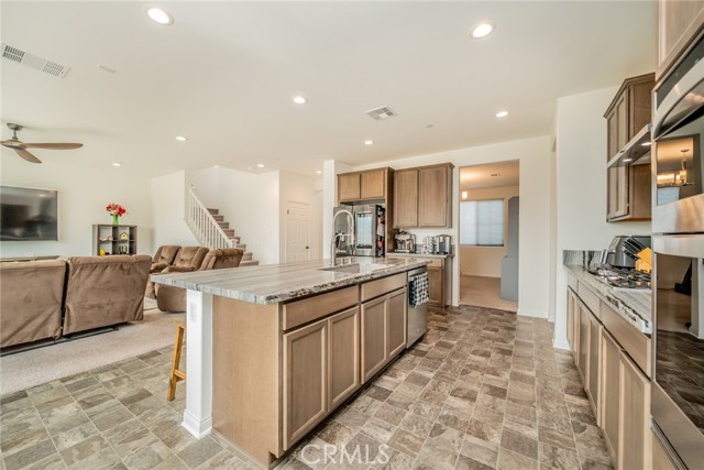 Detail Gallery Image 9 of 53 For 32813 Oakland, Winchester,  CA 92596 - 5 Beds | 4 Baths