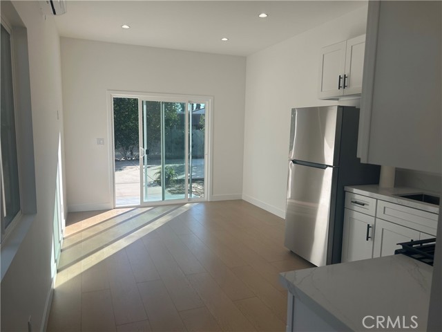 Detail Gallery Image 12 of 15 For 11052 Emelita St., North Hollywood,  CA 91601 - 1 Beds | 1 Baths