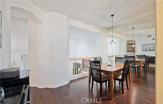 Detail Gallery Image 14 of 33 For 28254 Canterbury Ct, Valencia,  CA 91354 - 2 Beds | 2/1 Baths