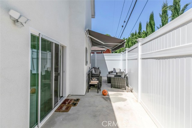 6638 Lindley Avenue, Reseda CA: https://media.crmls.org/medias/80dba215-52f0-4bb3-b563-09c3a7135c93.jpg