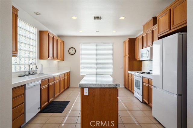 Detail Gallery Image 14 of 28 For 8160 Doral Ln, Hemet,  CA 92545 - 2 Beds | 2 Baths