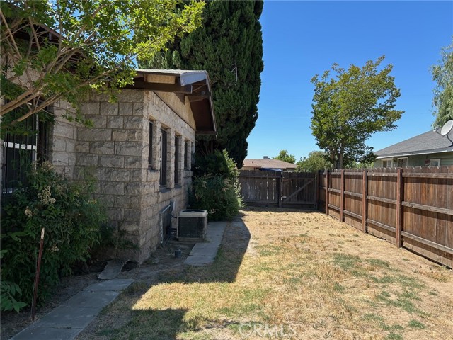 Detail Gallery Image 33 of 51 For 405 N a St, Madera,  CA 93638 - 4 Beds | 1 Baths