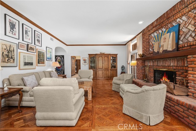 Detail Gallery Image 15 of 50 For 4751 Westchester Dr, Woodland Hills,  CA 91364 - 5 Beds | 7 Baths