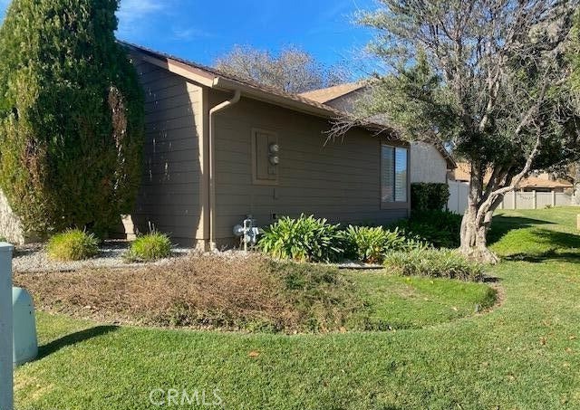 Detail Gallery Image 4 of 21 For 26265 Rainbow Glen, Newhall,  CA 91321 - 3 Beds | 2 Baths