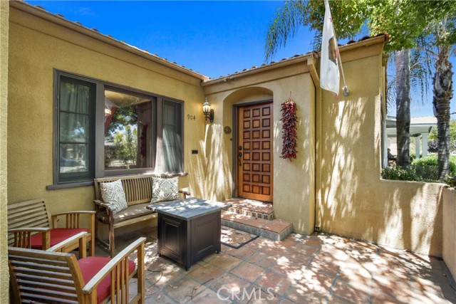 904 N Olive Street, Santa Ana CA: https://media.crmls.org/medias/80de916c-116d-458d-bc71-cc325d105646.jpg