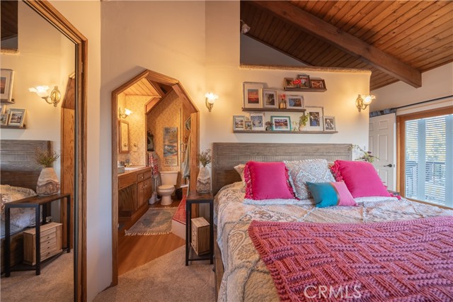 43811 Canyon Crest Drive, Big Bear Lake CA: https://media.crmls.org/medias/80dede51-a5b6-4653-9a2b-85d03a160554.jpg