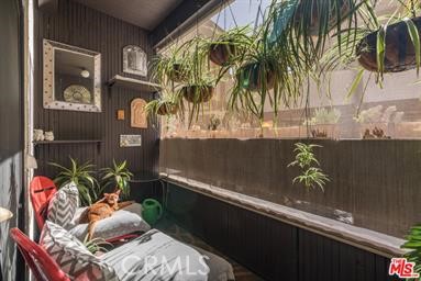 https://media.crmls.org/medias/80df07e1-c68e-42f5-9d7d-52458e5340ee.jpg?preset=X-Large