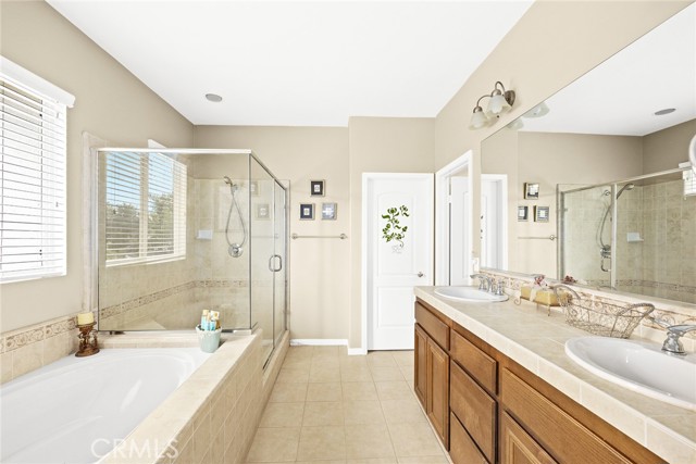 Detail Gallery Image 12 of 30 For 2521 E Smiderle, Ontario,  CA 91764 - 4 Beds | 3/1 Baths