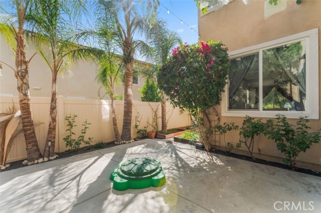 Detail Gallery Image 13 of 63 For 15520 Megan Dr, Canyon Country,  CA 91387 - 5 Beds | 4 Baths
