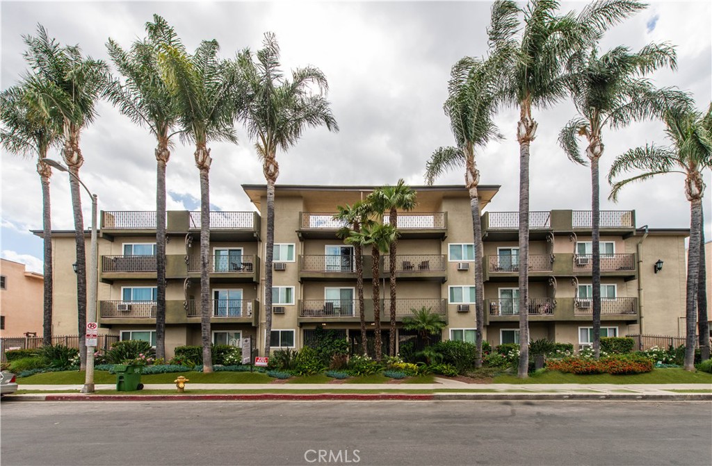 5415 Newcastle Avenue #41