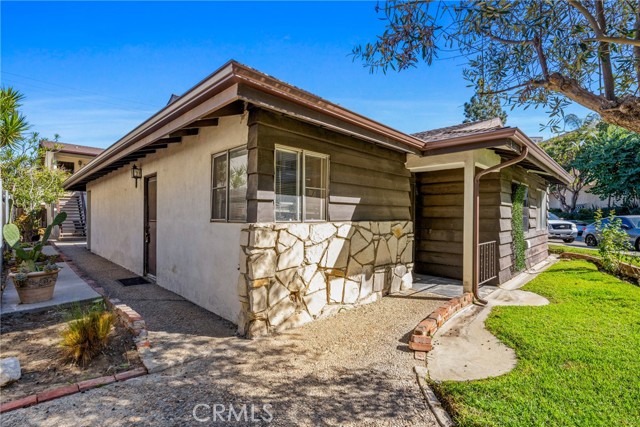 Image 4 of 43 For 4133 Mendez  