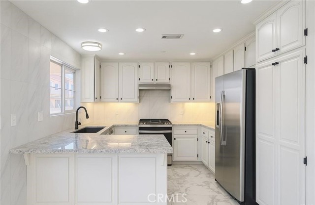 22483 Kent Avenue, Torrance CA: https://media.crmls.org/medias/80e05eda-bf49-4d24-beed-551371d8ee7d.jpg