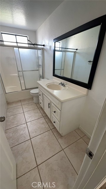 29954 Gulfstream, Canyon Lake CA: https://media.crmls.org/medias/80e07ea4-bdc4-43ef-9f1b-a4d3d85f7574.jpg