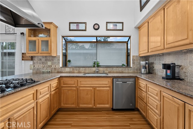 Image 8 of 27 For 2165 Romneya Drive