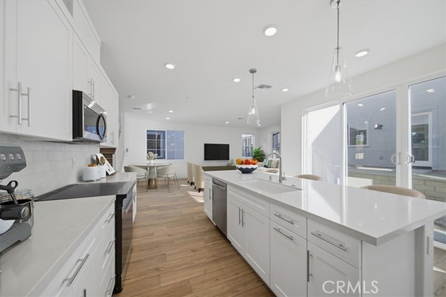 Detail Gallery Image 6 of 28 For 4805 Arroyo Run, Moorpark,  CA 93021 - 4 Beds | 3 Baths