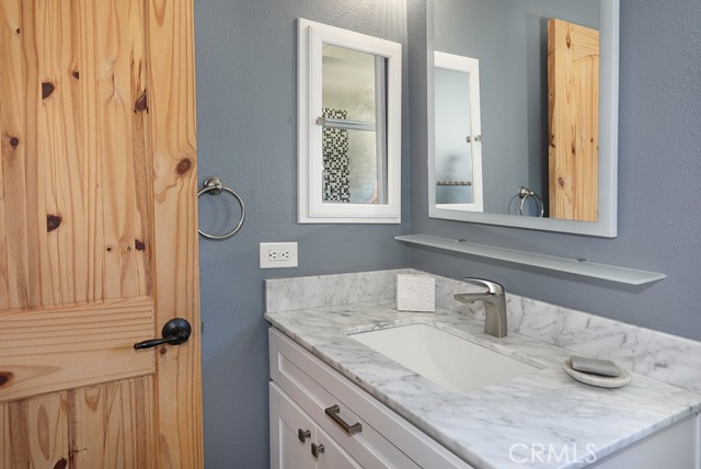 238 Hilltop Lane, Brea CA: https://media.crmls.org/medias/80e18601-ea84-4b0f-8fdc-293ac32acde1.jpg