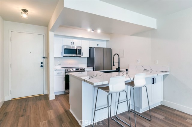 Detail Gallery Image 9 of 19 For 1745 Camino Palmero St #202,  Los Angeles,  CA 90046 - 1 Beds | 1 Baths