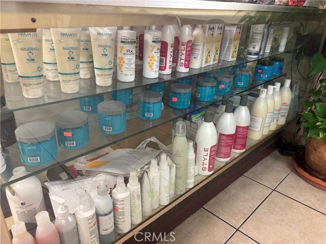 0, Long Beach CA: https://media.crmls.org/medias/80e25a3f-e58d-4140-a61a-2c67510db72e.jpg