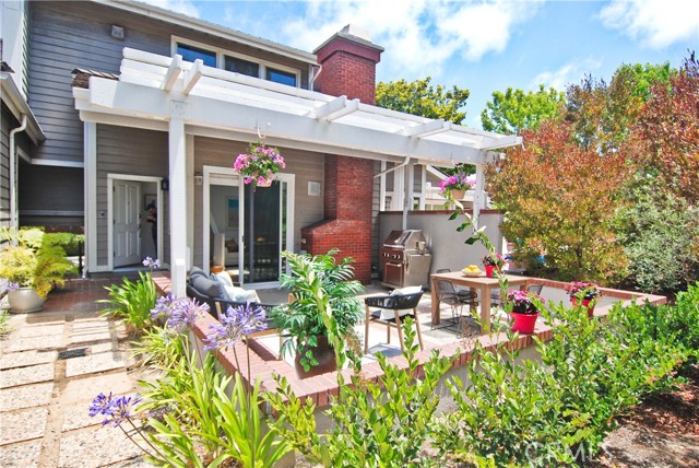 Large Patio with Viking bar-b-que and treeviews