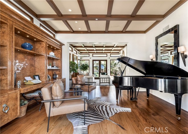 86 Emerald Bay, Laguna Beach CA: https://media.crmls.org/medias/80e3a3e7-7f84-47a5-8796-06a132479484.jpg