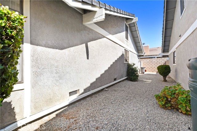 1355 Freedom Way, San Jacinto CA: https://media.crmls.org/medias/80e3b306-b672-43e3-a533-d275b6657a6f.jpg