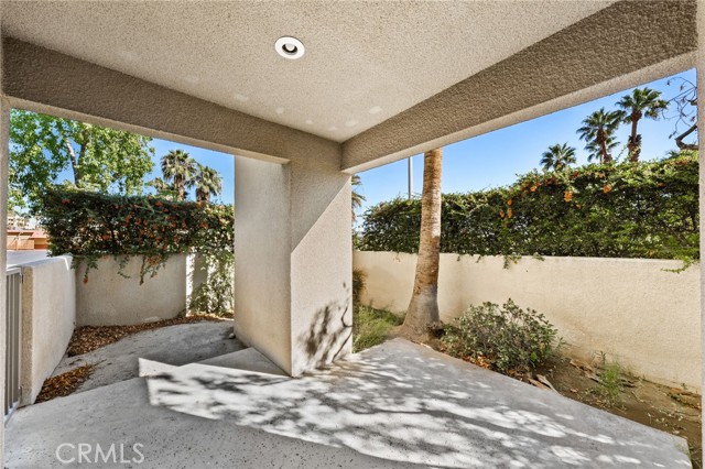 Detail Gallery Image 23 of 39 For 255 S Avenida Caballeros #106,  Palm Springs,  CA 92262 - 2 Beds | 2 Baths