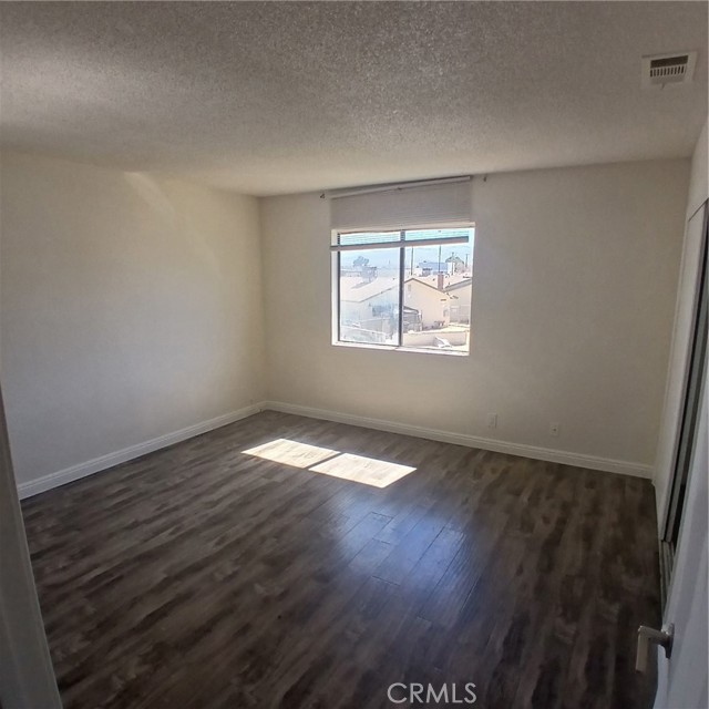 Detail Gallery Image 12 of 16 For 509 E Avenue Q-2 #B,  Palmdale,  CA 93550 - 2 Beds | 2 Baths
