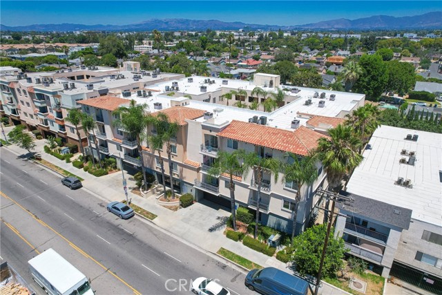 13941 Sherman Way, Van Nuys CA: https://media.crmls.org/medias/80e41ae2-1a78-4220-b5c3-f480b41de326.jpg