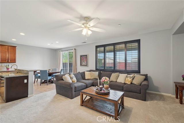 Detail Gallery Image 2 of 23 For 18335 Damiana, Fontana,  CA 92407 - 3 Beds | 2/1 Baths