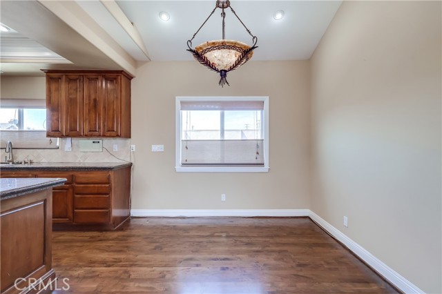 Detail Gallery Image 6 of 25 For 2620 Grant Ave #B,  Redondo Beach,  CA 90278 - 4 Beds | 2/1 Baths