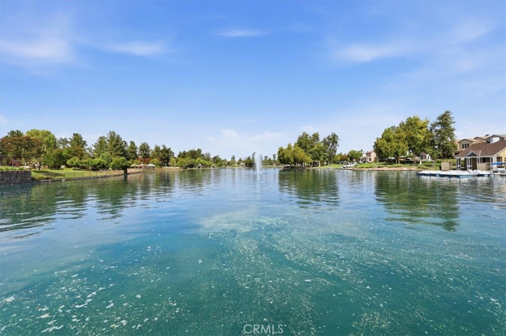 https://media.crmls.org/medias/80e4dc66-51f0-405c-8abf-3b5d303828c8.jpg?preset=X-Large