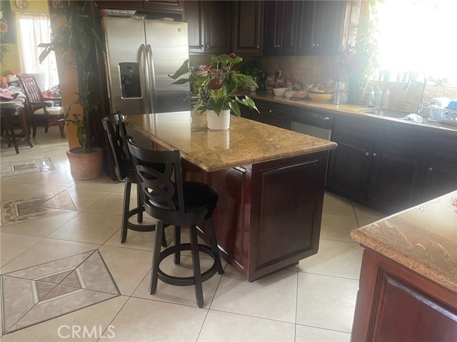 12924 Chippewa Street, Sylmar CA: https://media.crmls.org/medias/80e5294c-3b81-4042-84a7-9838e9c87967.jpg
