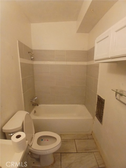 Detail Gallery Image 5 of 5 For 29159 Us Highway 58, Barstow,  CA 92311 - 8 Beds | 4 Baths