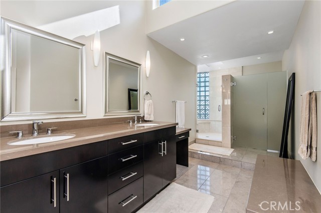 Detail Gallery Image 22 of 40 For 818 Hillcrest Dr, Laguna Beach,  CA 92651 - 4 Beds | 3/1 Baths