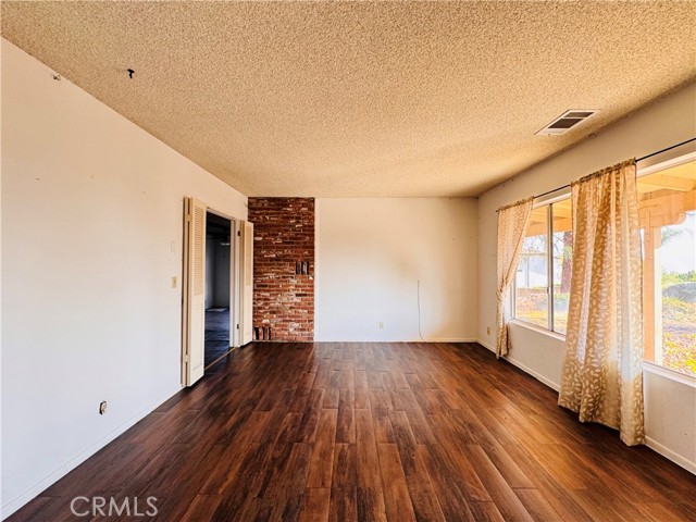 12257 Skywood Court, Riverside CA: https://media.crmls.org/medias/80e6bf16-d5a1-4510-99d8-c06715c6a051.jpg