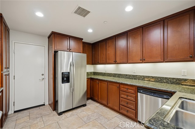 Detail Gallery Image 13 of 42 For 12422 Benton Dr #2,  Rancho Cucamonga,  CA 91739 - 2 Beds | 2 Baths