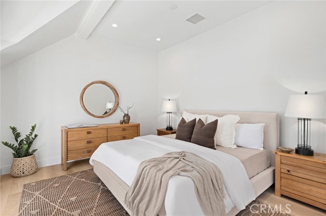 1927 Bayside Drive, Corona del Mar CA: https://media.crmls.org/medias/80e7291b-8b8d-435f-a95d-8d9d79bbbbbf.jpg