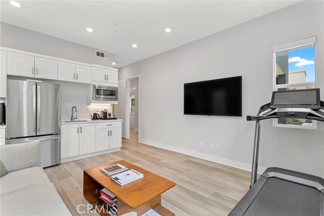 Detail Gallery Image 45 of 74 For 27018 California Ct, Valencia,  CA 91381 - 4 Beds | 4/1 Baths