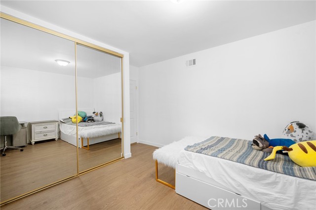 4035 Ellenita Avenue, Tarzana CA: https://media.crmls.org/medias/80e78b4a-18e5-4612-b1c2-78b7368e969d.jpg