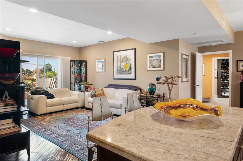 4424 Whitsett Avenue #312