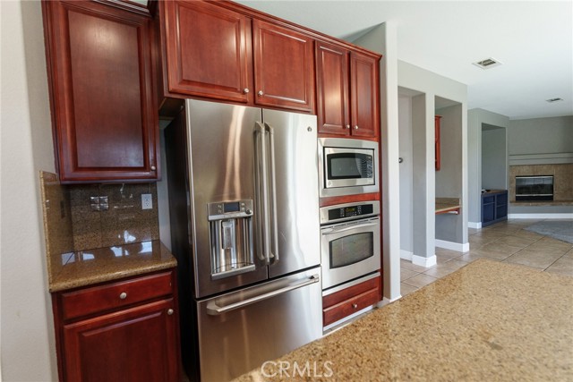 Detail Gallery Image 15 of 64 For 26499 Bladen Ave, Murrieta,  CA 92562 - 6 Beds | 3 Baths