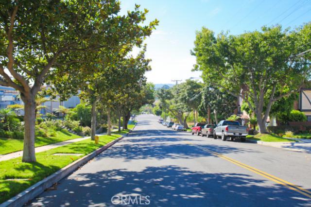 215 Irena Avenue, Redondo Beach, California 90277, 4 Bedrooms Bedrooms, ,3 BathroomsBathrooms,Residential,Sold,Irena,S11023009