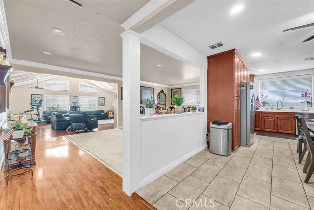 Detail Gallery Image 6 of 29 For 2520 Redcoach Ln, La Habra,  CA 90631 - 4 Beds | 2 Baths